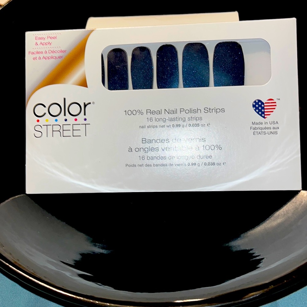 Color Street Blue in Peru Nail Strips